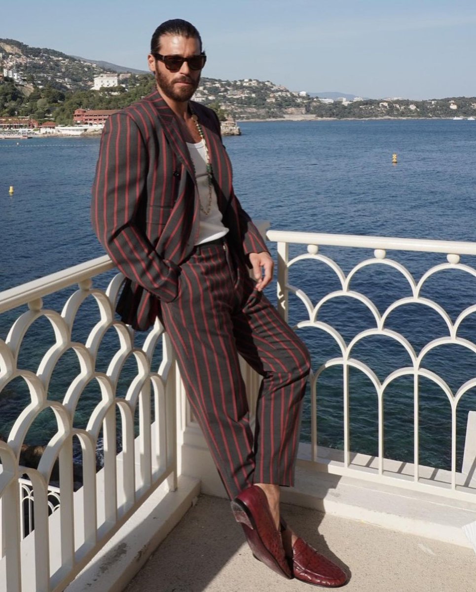 #CanYaman asiste al festival de cine de la comedia en Montecarlo. 💥