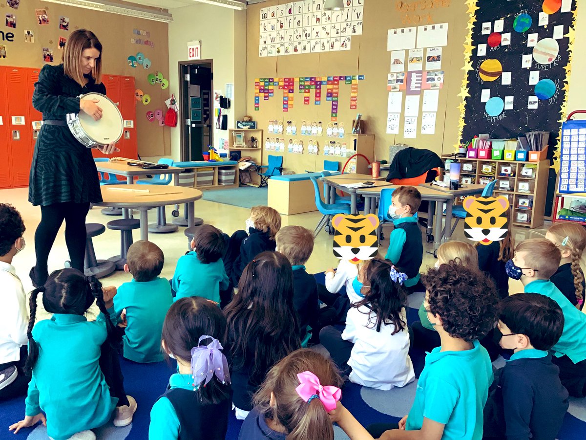 BISCLPYear1's tweet image. The #terrifictigers loved exploring instruments that you would find in a Blues band as part of our Sweet Home Chicago topic! We can’t wait to learn more about the history of the Blues during this term! Music @BISCLincolnPark @The_IPC