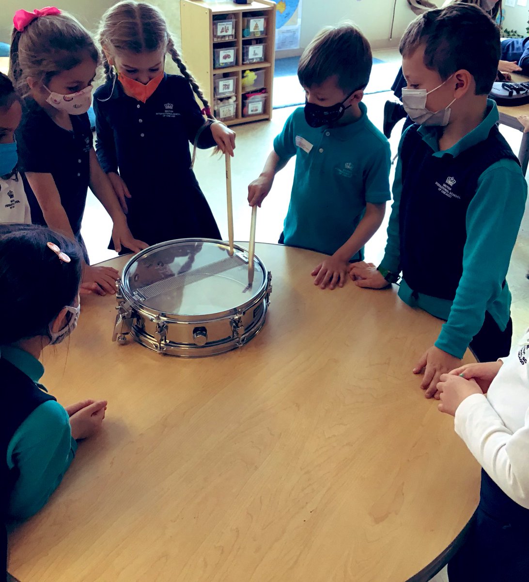 BISCLPYear1's tweet image. The #terrifictigers loved exploring instruments that you would find in a Blues band as part of our Sweet Home Chicago topic! We can’t wait to learn more about the history of the Blues during this term! Music @BISCLincolnPark @The_IPC