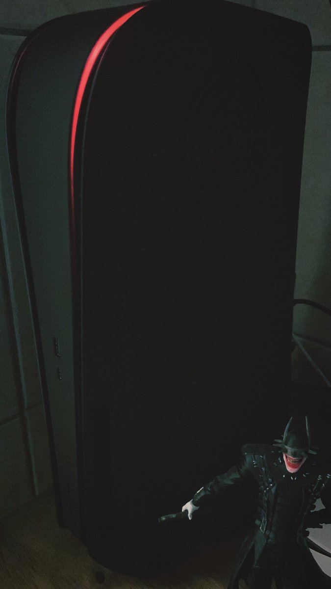 HIIMDIMITRIOS's tweet photo. Is this my PS5? 😳🥷
@dbrand #darkplates https://t.co/r9WWokKqbQ