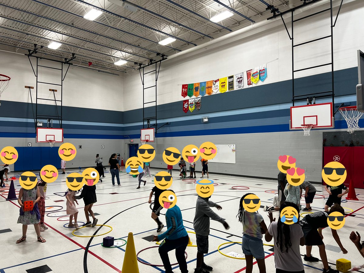 CoachAndersonL's tweet photo. Life size SORRY with a twist in PE today! #HappyFriday #GrovesElementary ππ²π΄π π‘π’π΅π£ https://t.co/azSIUVXN9k