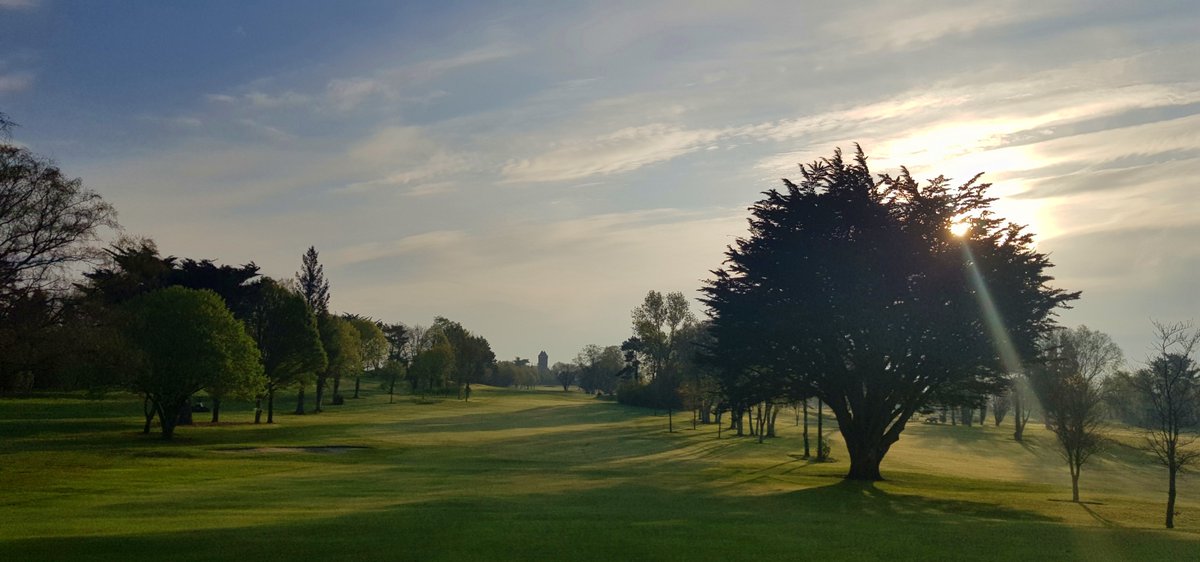 kenzy88's tweet photo. Picture perfect day to host @aislingannafc today at @CastletroyGC . 
We hope you enjoyed the day 👌🏻⛳🌅 https://t.co/hgwDMpr7KV