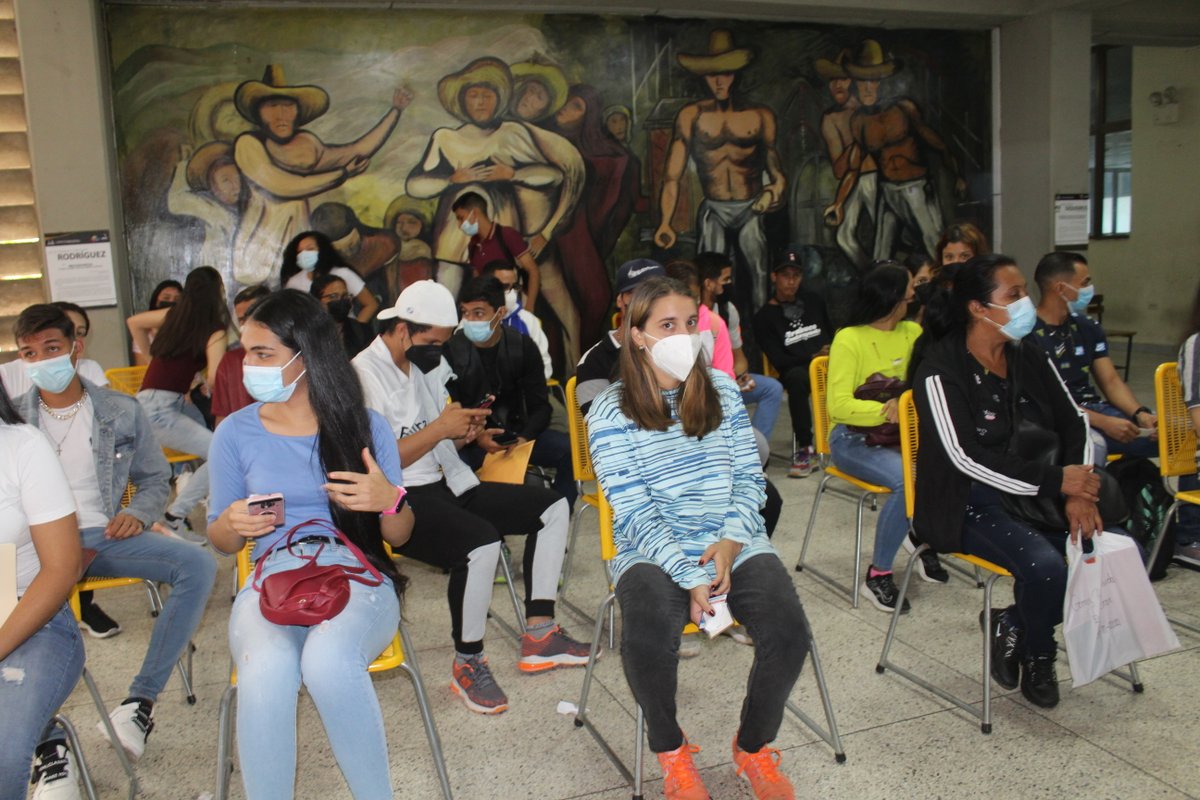 uptlara's tweet photo. #29Abril Culmina esta semana con la inscripción de nuestros estudiantes regulares y reingreso #PNFCP Felicitaciones al equipo organizador que hicieron un proceso rápido y exitoso.
#UptaebActiva
#SNIUniversitario2022
@michellyvivas @DGGCA_UPTAEB @marialerodri14 @Elida_Luna_Beta https://t.co/9IqbBQtubE