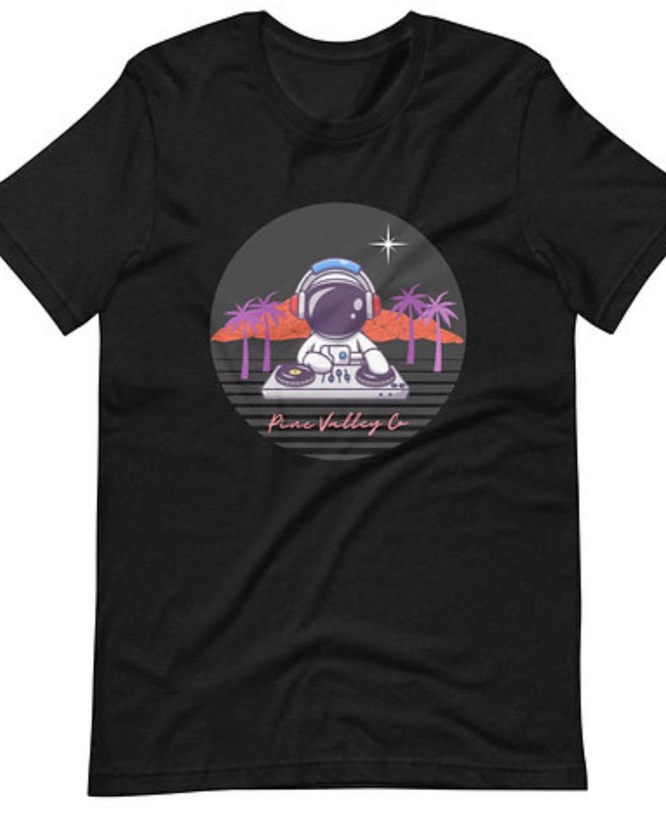 pine_valley_2's tweet photo. @pine_valley_2 #Trending #dogs #eth #APE #designer #BAYC #EthereumNFTs #clothingbrand @GodMetaNFTaRT https://t.co/gjEk2CK49J