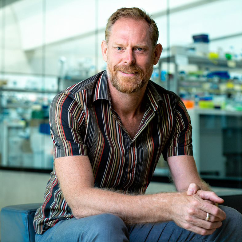 Giles E. Oldroyd of <a href="/Cambridge_Uni/">Cambridge University</a> is being inducted as an international member of the National Academy of Sciences for studies on the mechanics by which plants form beneficial interactions with microorganisms. Watch the #NAS159 livestream: ow.ly/HTsS50IVXi6