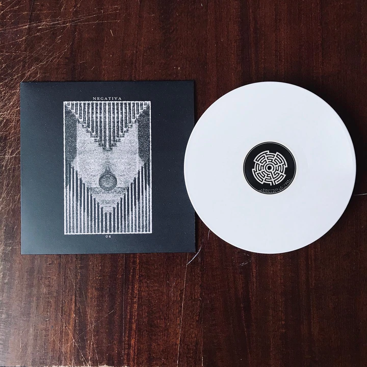 MeteorGem's tweet photo. METEOR FEATURE:
NEGATIVA - 04
Atmospheric dissonant black metal done to perfection.
(FFO: Sinmara, Spectral Wound, Det eviga leendet)
https://t.co/J49rXs4cOL
#blackmetal #negativa #spectralwound #sinmara #blackmetalvinyl #detevigaleendet #metalvinyl #meteorgem #depressive https://t.co/nOomM0PmSe