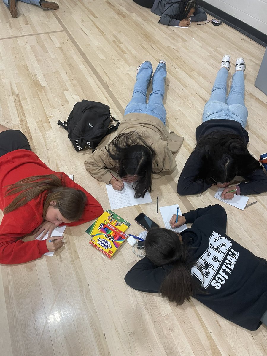 DMEastTrackXC's tweet photo. Writing letters to our teammate 💕 https://t.co/593whi8mDH