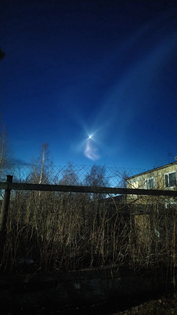 katlinegrey's tweet photo. And finally, first launch of #Angara1.2. Photos by the followers of https://t.co/VcjsR1KVsP https://t.co/31cnH5KwSl