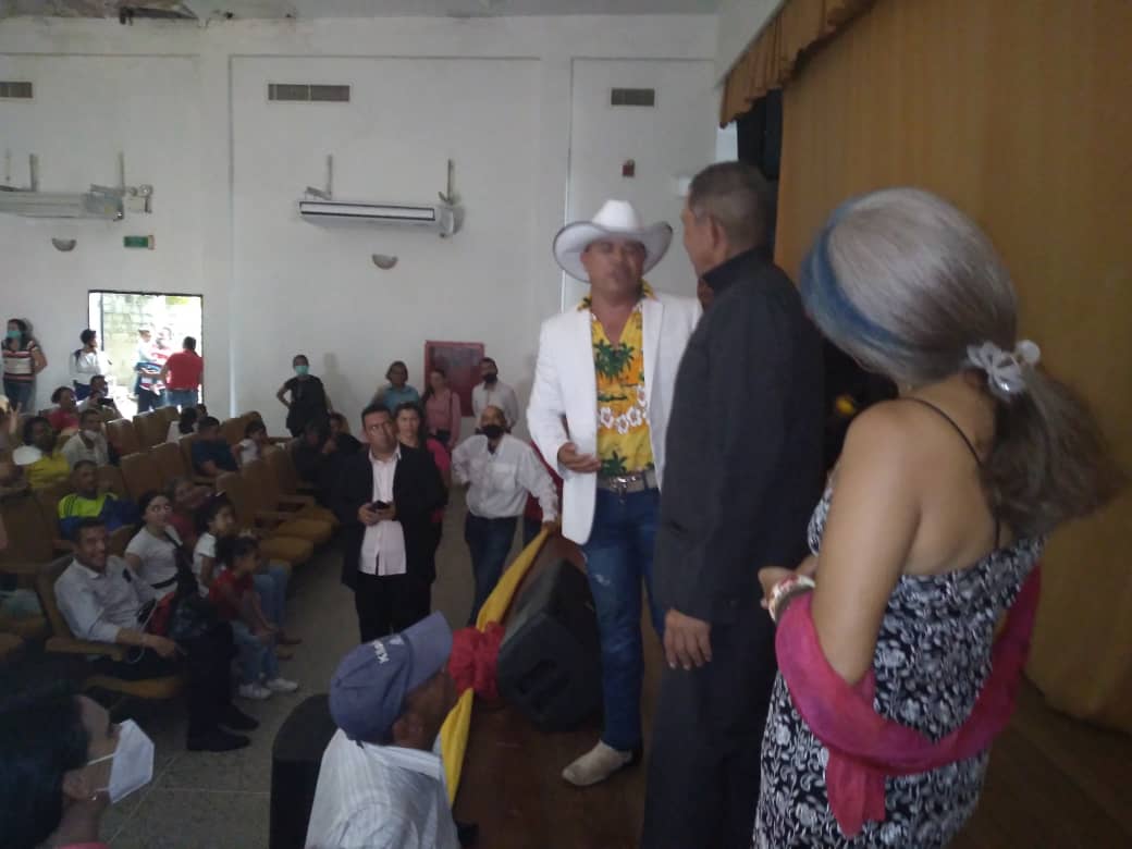 Imculmatnosune's tweet photo. #Bailarines, #coreógrafos y #promotores culturales recibieron reconocimientos en Día Internacional de la #Danza 

https://t.co/1XQtWnxfhT

#GalaDancística
#Maturin
#Monagas
#Venezuela
@ANAFUENTES_PSUV
@ErnestoLunaPsuv
@VillegasPoljak
#Cultura https://t.co/trXJo1YCrg