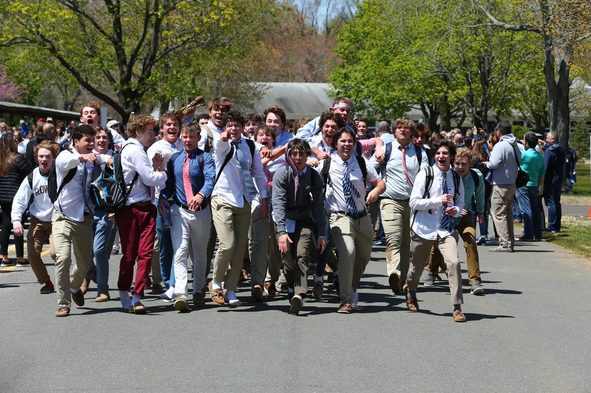 Classes finished ✔️ Marched out by the Pipes & Drums ✔️✔️ Pure happiness ✔️✔️✔️ The Class of 2022 had their chance to experience one of the best parts of seniors year: the pipe out. #BuiltOnTradition