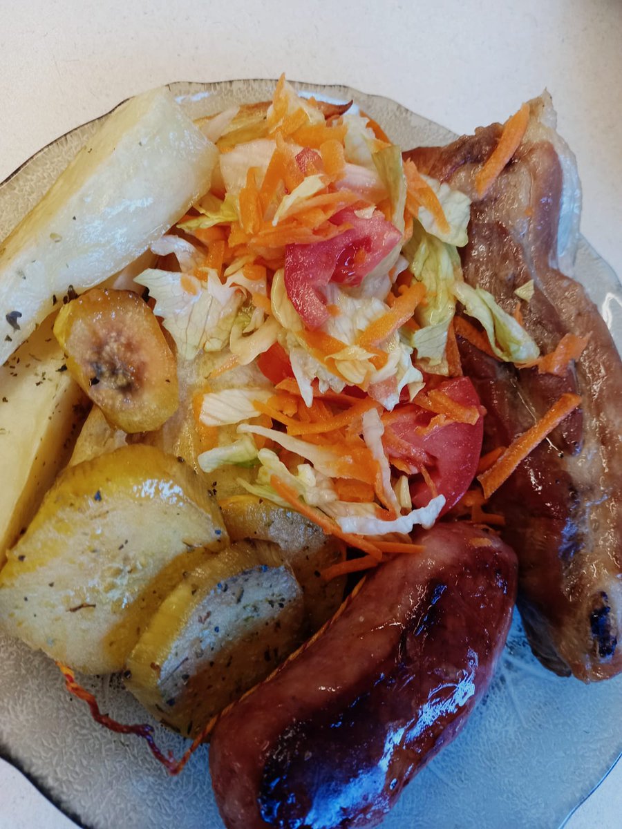 amedina479's tweet photo. Un almuerzo para nuestros compañeros de Coppel Pompeya por el día del trabajador. Postre y sorteos para ellos en su día. Q tengan un gran día el domingo @lavozdecomercio @CaroCoppel2018 https://t.co/Q5l72uqfIs