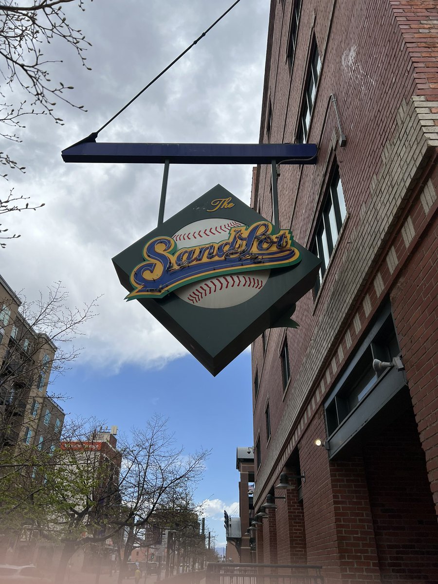 ClubSandlot's tweet photo. Thanks to our friends in Denver for opening this bar! https://t.co/r5BjinBotm