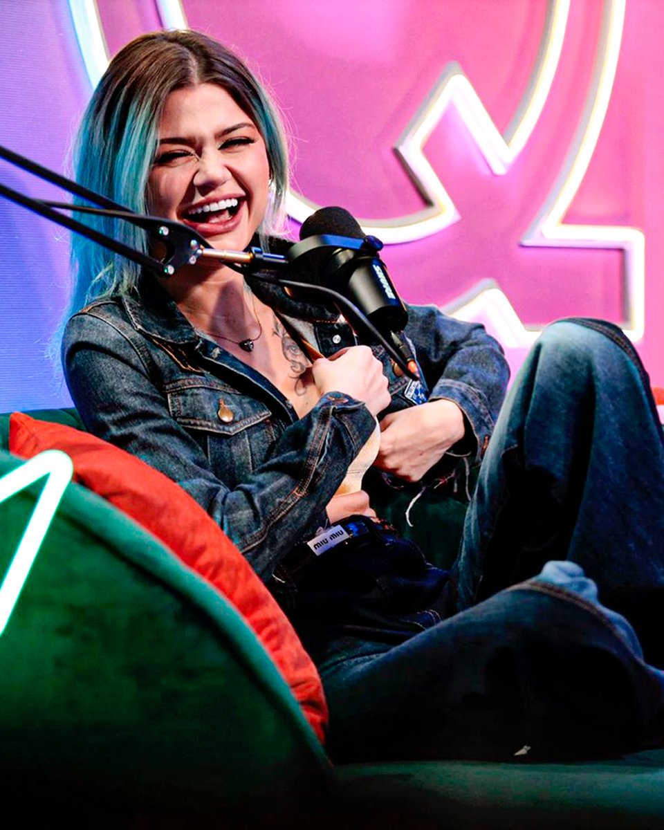 QFasePodcast's tweet photo. Continuando os nossos momentos #TBT's e hoje é com ela: @caju_sz  ♥
Quem lembra desse episódio incrível? Não viu? Então corre lá no nosso canal do Youtube pra ver no que deu ein! https://t.co/62PHr24Xef