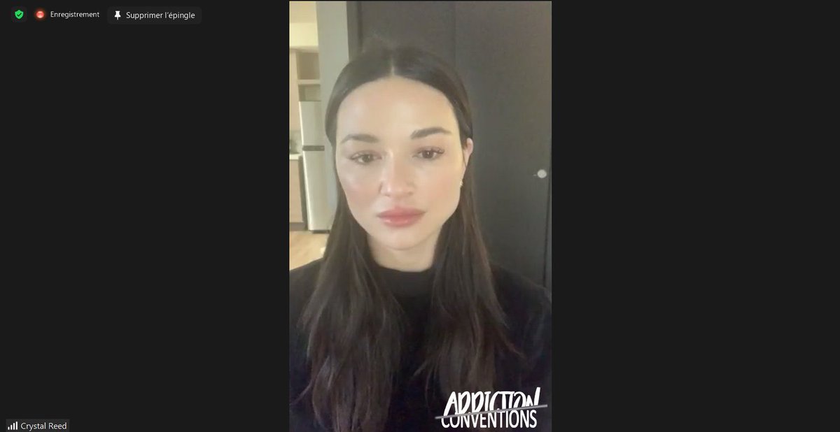 wikibedumb's tweet photo. teen wolf quiz with Crystal Reed #S3weekend // 24.10.21

mieliśmy włączone kamerki, zrobiliśmy quiz w piętnaście minut, a potem mieliśmy piętnaście minut do porozmawiania czyli taki meeting room 🥰 Mogliśmy zadawać pytania, a ona odpowiadała. Na chwilę zniknęła, bo iPad jej padł https://t.co/vx1K5CDIGl
