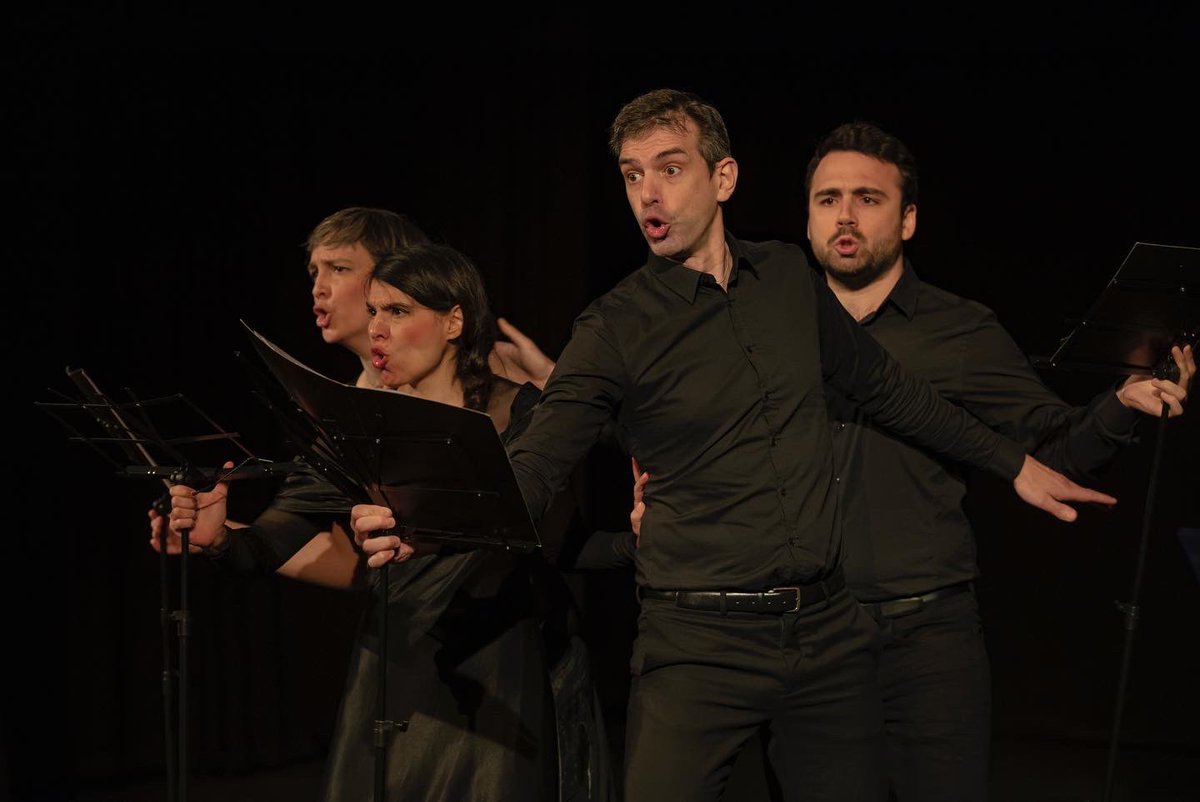 notteegiornopr's tweet photo. El diari @LaVanguardia tb es fa ressò de la #reestrena de “#Dindirindín: una Follia Musical” al @Centredesarria. Recordeu, queden 2 funcions! Dissabte 30 d'abril (20:00) i diumenge 1 de maig (18:00). #Renaixement #musical &amp; #CommediadellArte 📸 @MayZircus https://t.co/li9Z7BHovr https://t.co/D8iZVGhFoP