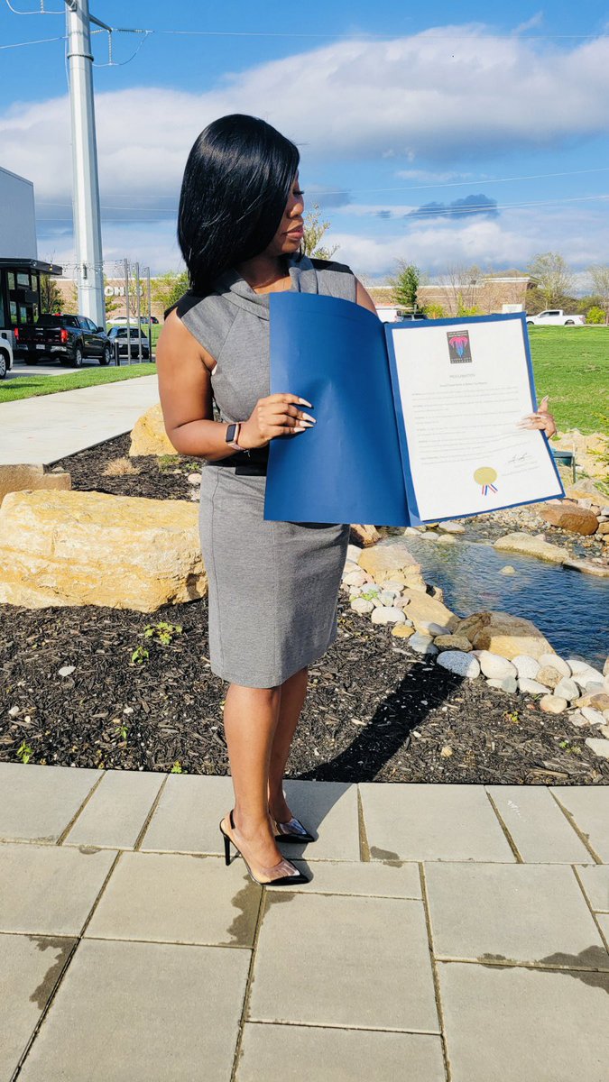 TheHelpKC's tweet photo. Thank You @MayorLucasKC for the Proclamation!💪🏽❤️
#SecondChanceMonth22
#KansasCity
#SupportReentry https://t.co/TYIbpRDFLm