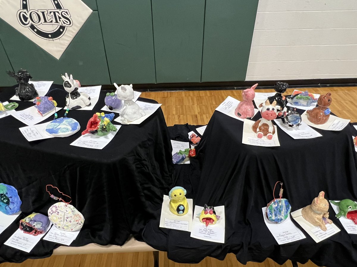 Cloverleaf District Art Show this weekend. Starts tonight at 6pm. Some great work done by our students!