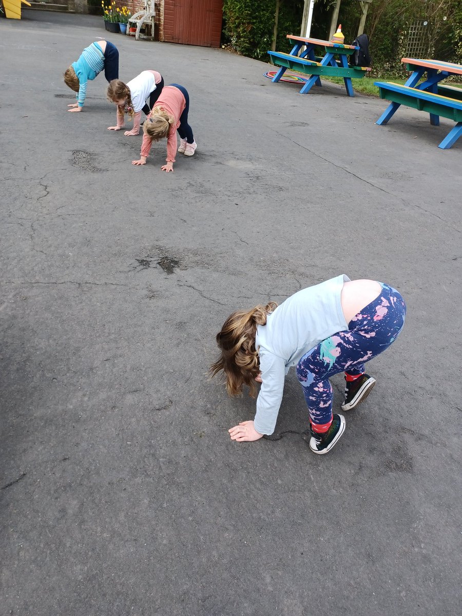 Saltoun_Primary's tweet photo. Nursery had lots of fun at our weekly PE session. We played lots of games and practised skipping, galloping, running and skipping. We did very good listening and followed all the PE teachers instructions β€ #earlyyears #basicmoves #grossmotorskills #healthandwellbeing https://t.co/dfRD2gZZEk