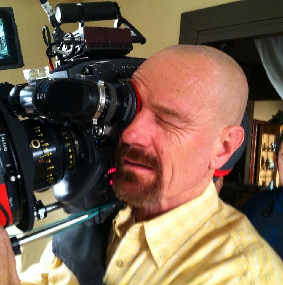 carlos_adrian92's tweet photo. -El capitulo 5 esta dirigido por #BryanCranston y se titulará "Black and Blue".
Ojito al dato por que en #BeakingBad hay un capitulo con el mismo nombre, el capitulo en cuestión es el 2x07. El capitulo comienza con la banda de Los Cuates de Sinaloa interpretando «Negro y Azul». https://t.co/dQAPohcmWC