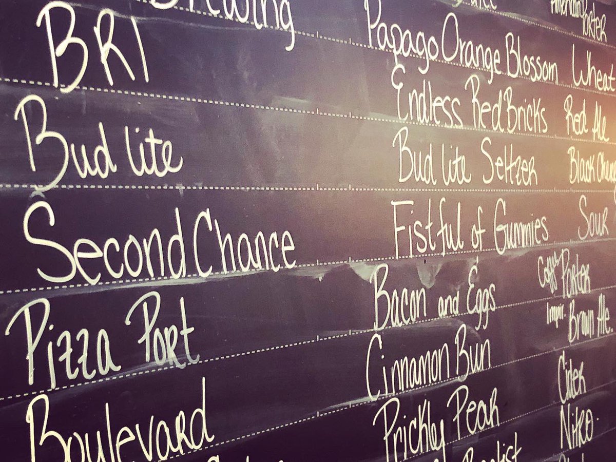 gummibierchen's tweet photo. #FistfullofGummies #Sauerbier @2ndChanceBeerCo #SanDiego @DogHausDogs #theAbsoluteWürst in #dtphx 🍺 #secondchancebeer #doghausbiergarten #doghausphoenix #theabsolutewurst #beerinphoenix #hotdogbeer #beer #doghausdogs #didgeridog #kingofbeers #onemorebeer #fistfullofgummiessour https://t.co/R7aoCidxlR