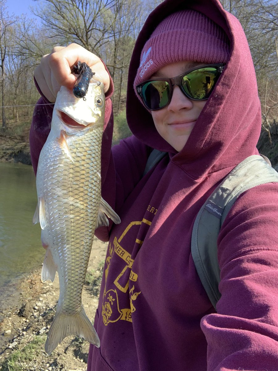 NickiWOutdoors's tweet image. Forgot how fun fallfish can be! She was ready to P O P #fallfish #womenwhofish @VenomLures &amp;gt;&amp;gt;&amp;gt;