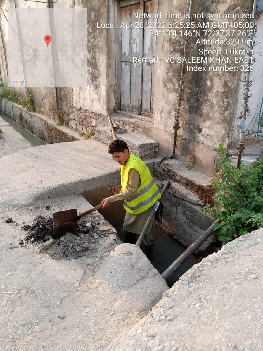 AssistantRdd's tweet photo. #Clean_Pakistan
#Clean_Kpk
#Clean_Swabi

اسسٹنٹ ڈائریکٹر محکمہ بلدیات ضلع صوابی جناب شعیب ظفر صاحب کی ہدایات پر ضلع صوابی میں صفائی کا کام جاری ہے۔۔
اپنے اردگرد کے پلاسٹک بیگز اور کچرئے کو نالیوں میں پھینکنے سے گریز کریں۔ 
شکریہ
#LG_delivering_Results
#AD_Swabi https://t.co/TVfE0xGZX8