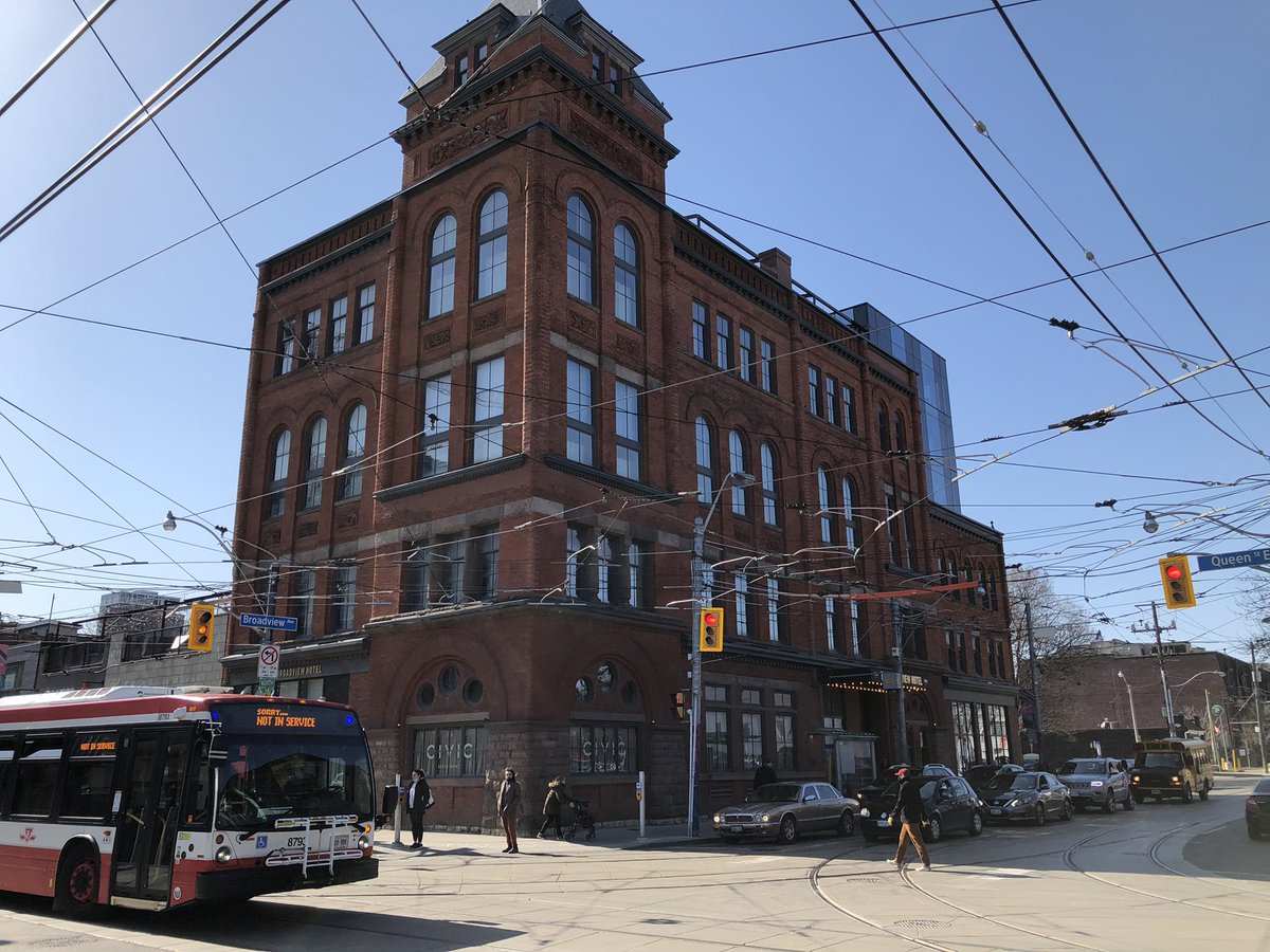 saunaWINNIPEG's tweet photo. Toronto is pretty amazing. @BroadviewHotel https://t.co/fOJs12VH2b
