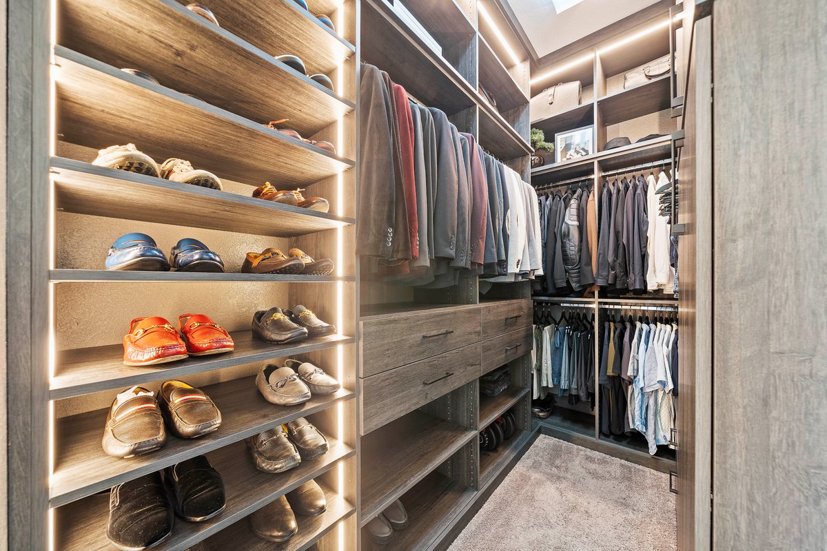 With jackets perfectly lined up and shoes in dedicated spots, you'll have peace of mind when you step into your first custom closet. We offer free consultations: bit.ly/3MnROFh
