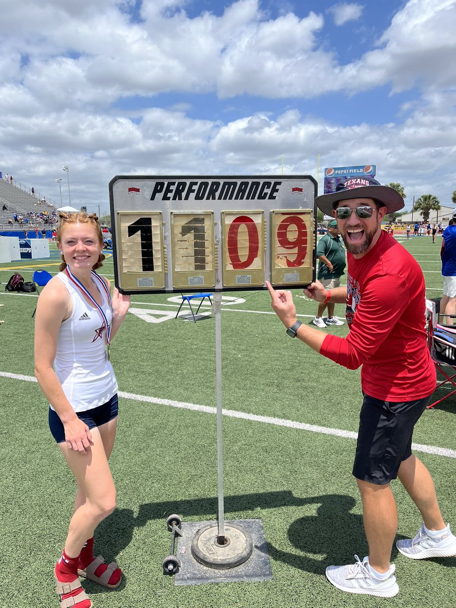 llahbelac's tweet photo. A GREAT morning for Elise as she finishes 3rd at Regionals with a huge PR of 11’9! So proud of this kid! #TexanPride @wimberleytrack https://t.co/qXXSryUfjM