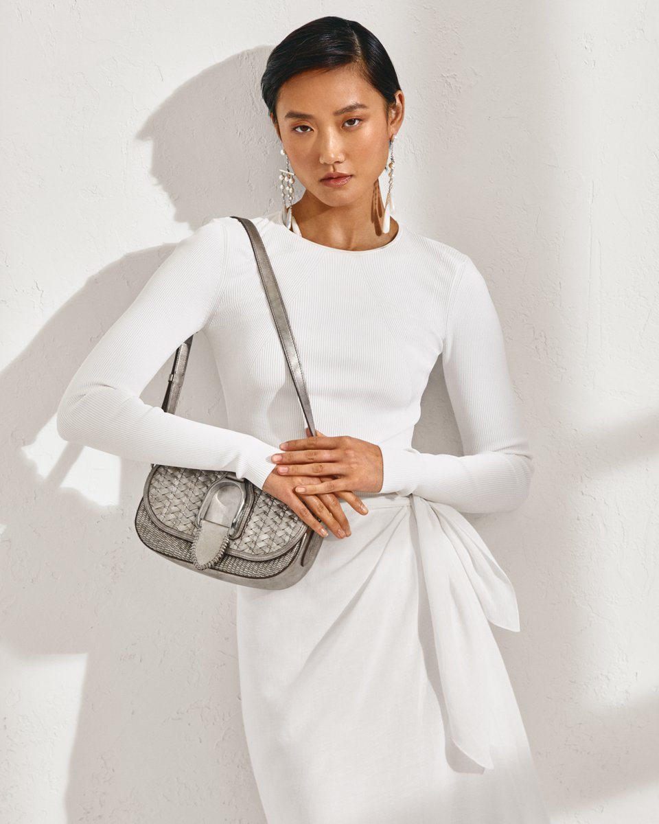 RalphLauren's tweet photo. Ralph Lauren’s Summer 2022 Collection is a love letter to the foundations of style

Sculptural lines are married with fluid draping for a sense of effortless ease

Discover #RLCollectionSS22: https://t.co/tG2LlcGsR8

#RLCollection https://t.co/07cCeTYnIm