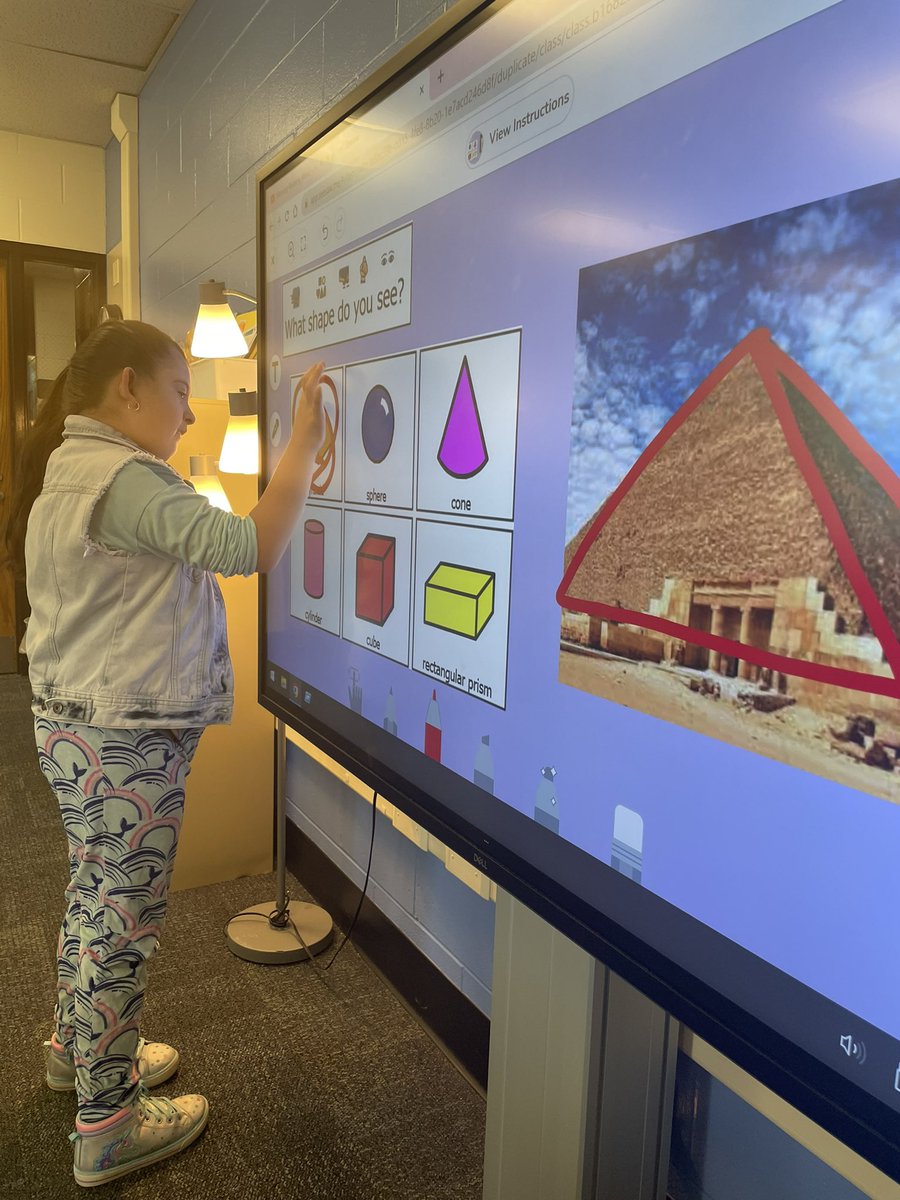 teach_withMrsV's tweet photo. Finished up our 3D shape unit today! Students absolutely ROCKED this unit. We’re ready to start our final unit on Monday…FRACTIONS! 🤩 #Room109Rocks https://t.co/rk1a6362tw