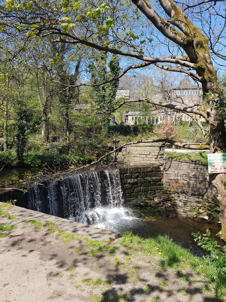 diannewatkinson's tweet photo. Another #lovemyjob day visiting community groups supported by @KirkleesComPlus @KirkleesCouncil out in the Spring sunshine "working 'n' walking" in beautiful rural Kirklees with Shazia & Mark and catching up with Danny from Good Footing #placebasedworking #partnershipworking https://t.co/edtFtVQtzN