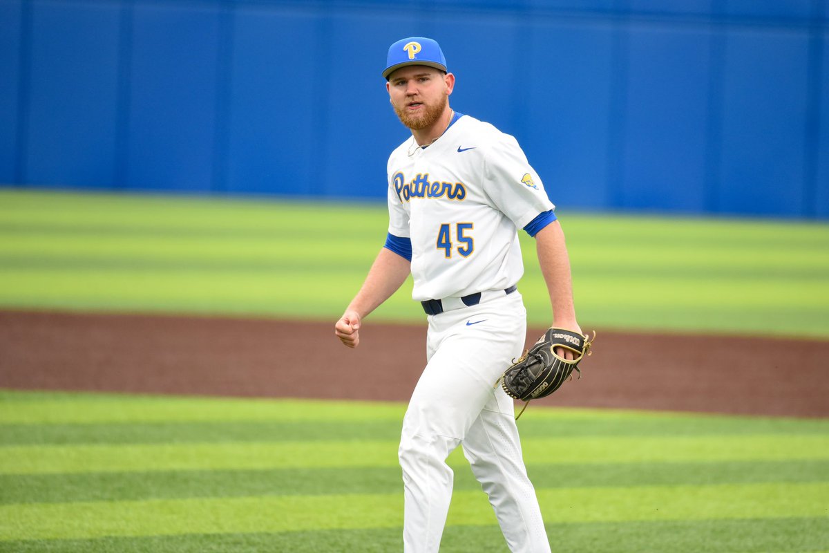 𝗦𝗲𝗻𝗶𝗼𝗿 𝘀𝗽𝗼𝘁𝗹𝗶𝗴𝗵𝘁: <a href="/mattgilbertson_/">Matt Gilbertson</a>
 
The starting pitcher tonight, Matt has been an unbelievable competitor &amp; leader for us. He's improved each &amp; every year to become one the best pitchers in the <a href="/ACCBaseball/">ACC Baseball</a>!
 
#H2P