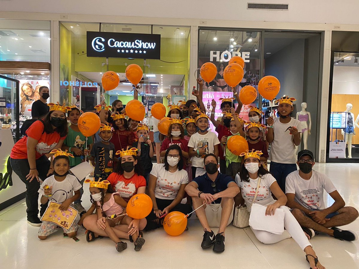 polhardiferente's tweet photo. Em parceria com o @viaverdeshop 21 crianças da Sapolandia - Hélio Melo participaram da caça ao tesouro! Em alusão a Páscoa.

Ao final da atividade, paramos no @giraffasacre onde todas as crianças puderam tomar sorvete. 

Muito obrigada pela parceria! Nossas crianças adoraram! ❤️ https://t.co/BvisIG1oEy