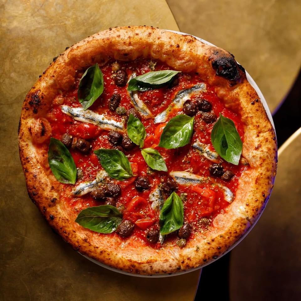 BeppeAmato's tweet photo. [ Manifesto di un venerdì sera frenetico ] 
 Odio i cambi in agenda !

.
.
#mondopizza #pizzalife #universopizza https://t.co/dy8E4eqn0M