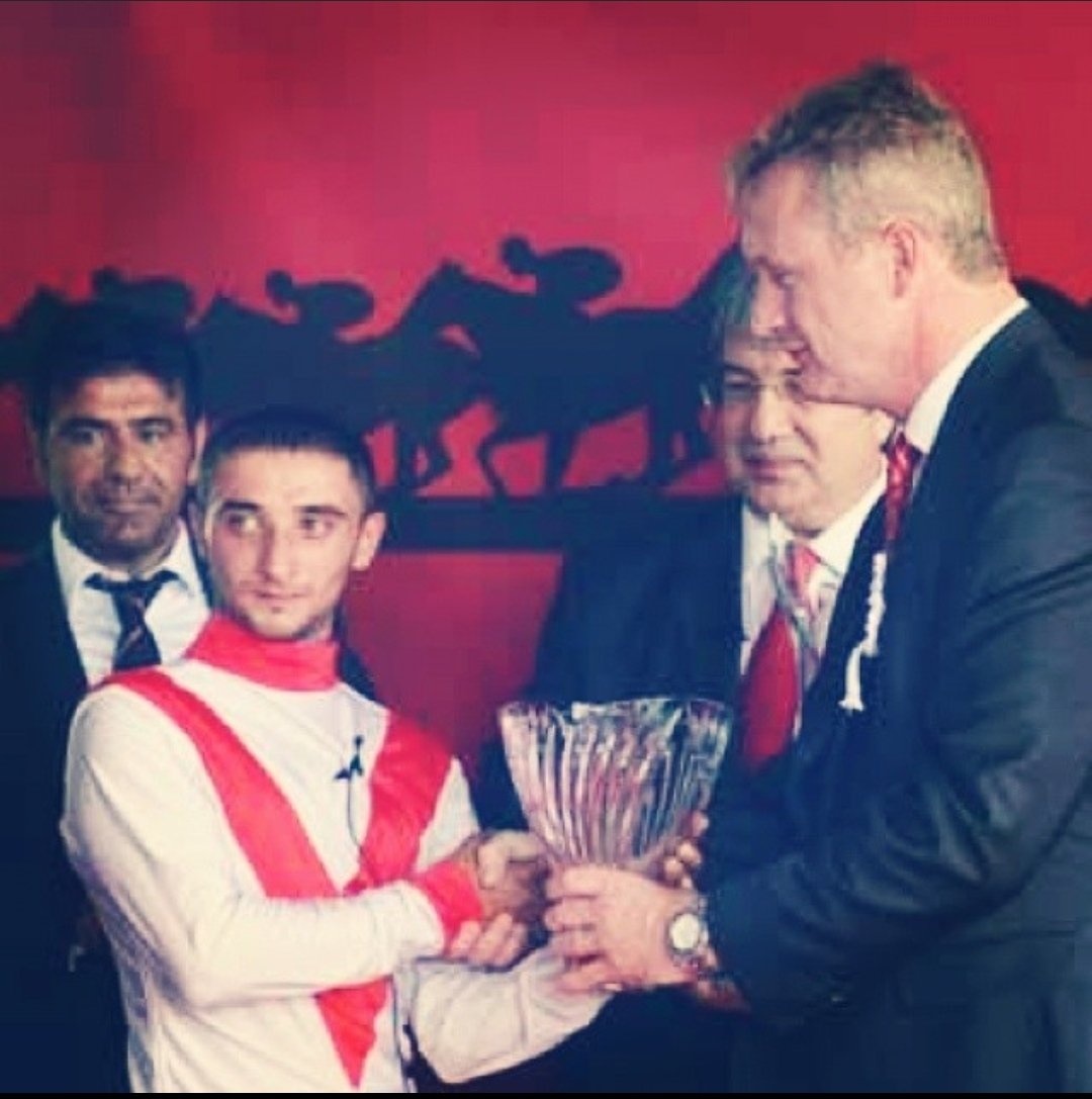 Çok yakında severek yaptığım mesleğime geri dönüş zamanı Rabbim utandırmasın 🙏