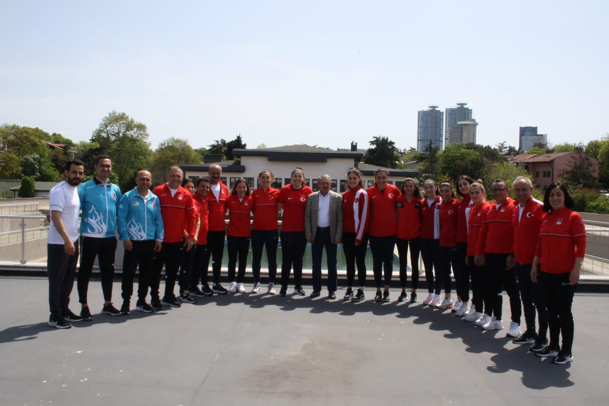 farukmalik1's tweet photo. İstanbul'da 8-20 Mayıs tarihleri arasında düzenlenecek olan Kadınlar Dünya Boks Şampiyonası'nın Türkiye Spor Yazarları Derneğinde basın toplantısı yapıldı. https://t.co/fXXTqFrKMD