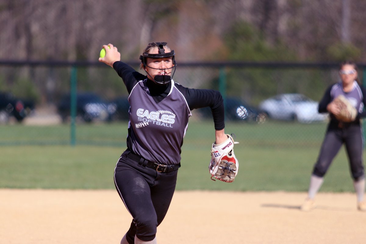 GDsullysays's tweet photo. Sully's Co-Star of the Game: @EHTSoftball P Madison Dollard, 10 Ks, 1 run allowed in Eagles' victory today. #throwindarts https://t.co/hI69bJuldL