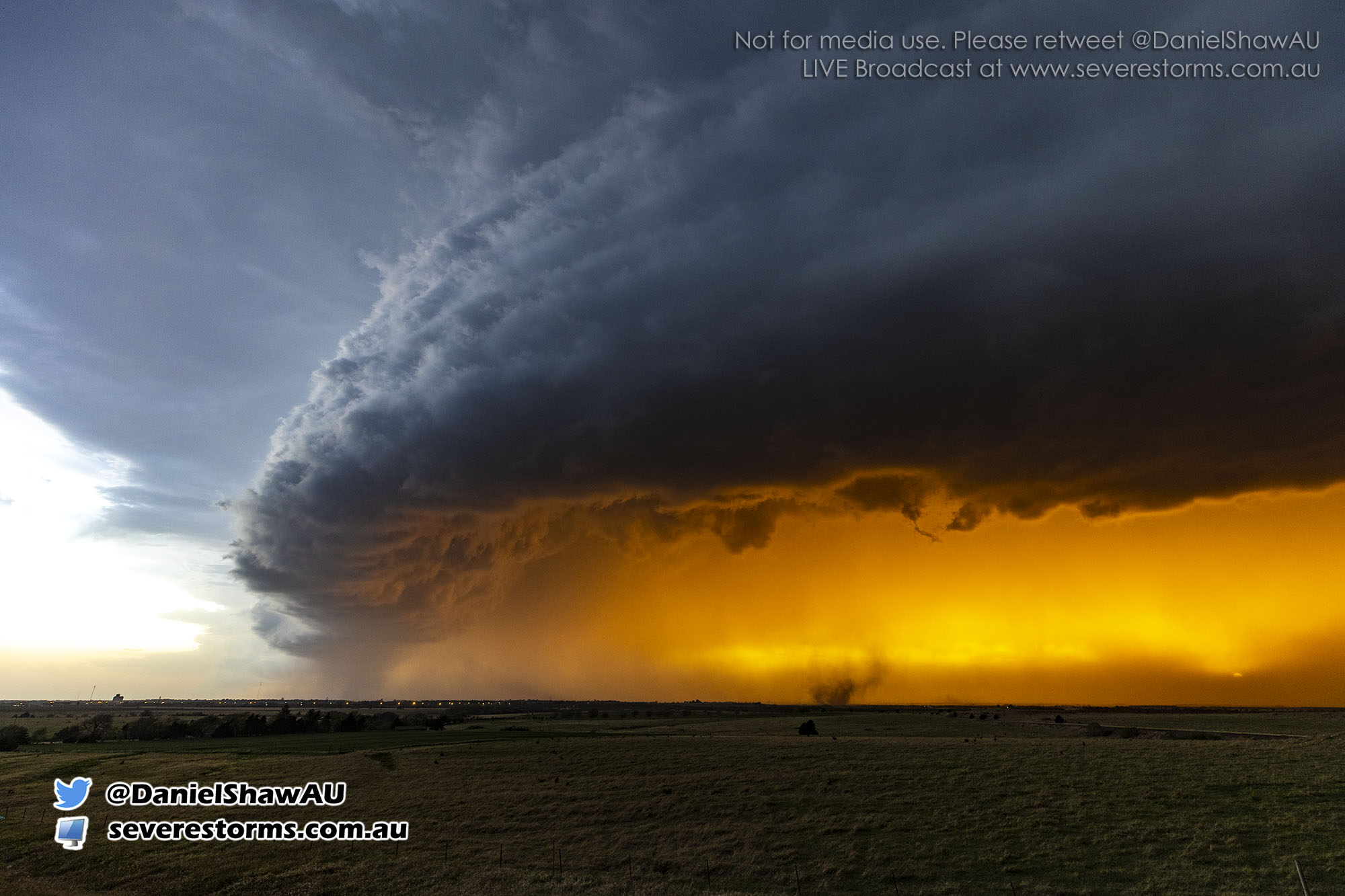 Daniel Shaw on Twitter "The moment a tornado forms near Herington