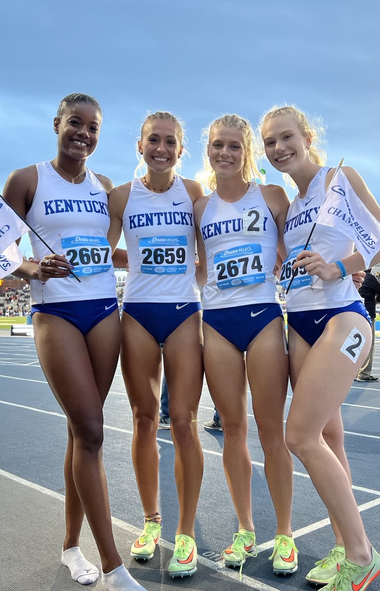 fastfergie16's tweet photo. ⁦@KentuckyTrack⁩ @j_gearing ⁦@j_schwinghamer⁩ ⁦@mccowanphoebe⁩ and DeAnna Martin Congratulations Drake Relays 4x800m Champions and new Record holder 8.25.25 …..Well done ladies #GoCATS https://t.co/JhMRv7oq83