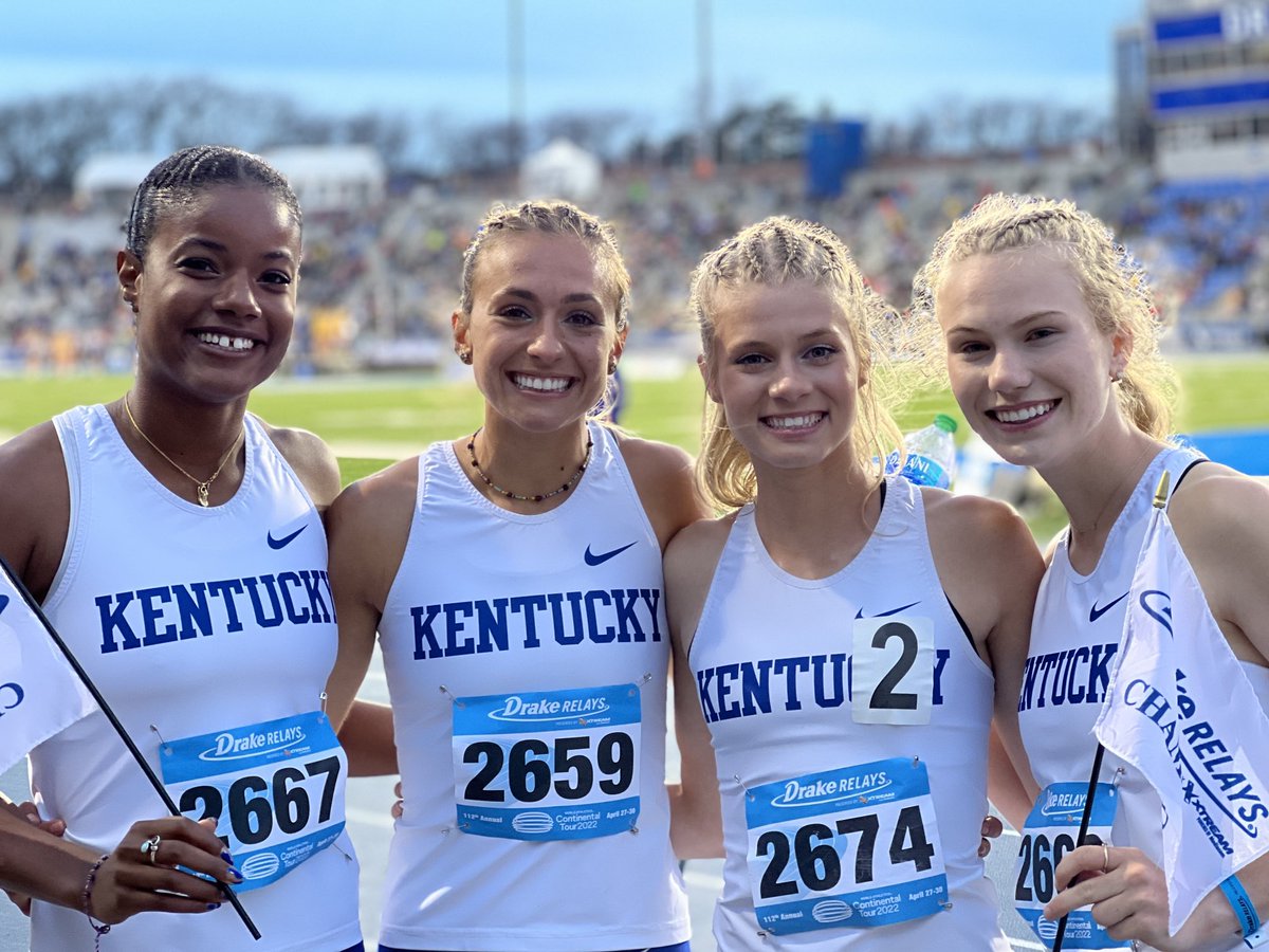 fastfergie16's tweet photo. ⁦@KentuckyTrack⁩ @j_gearing ⁦@j_schwinghamer⁩ ⁦@mccowanphoebe⁩ and DeAnna Martin Congratulations Drake Relays 4x800m Champions and new Record holder 8.25.25 …..Well done ladies #GoCATS https://t.co/JhMRv7oq83