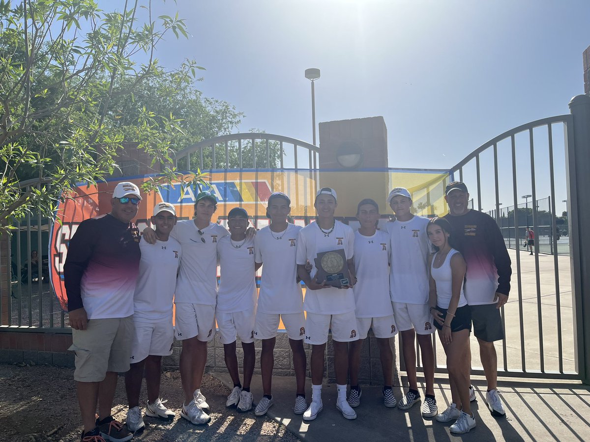 ElBugsMolera's tweet photo. Nogales High School Boys Tennis 🎾 hoisting section champion plaque!🙌🎊🏆 https://t.co/wVYxKcaKGi