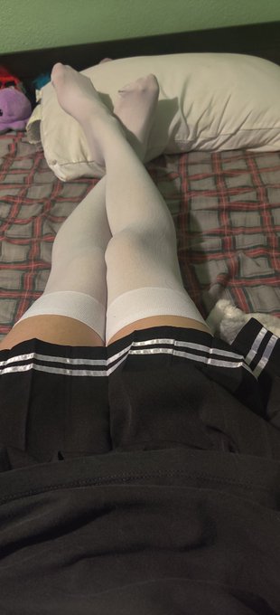 Happy Femboy Friday! :3 #femboyfriday #femboy #roseboy #nsfwtwt https://t.co/11xKiTG9Qm