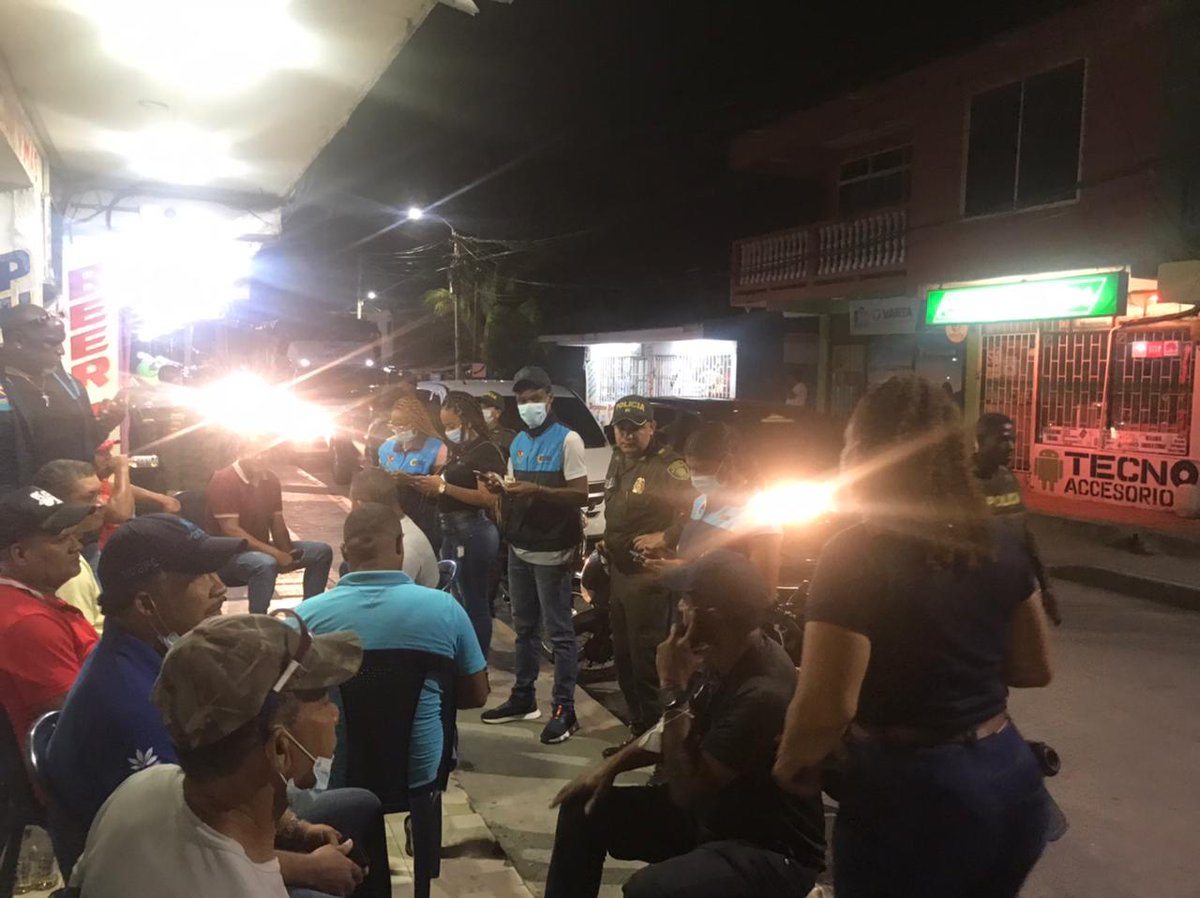 PoliciaSanyProv's tweet photo. #AEstaHora en coordinación con personal de la oficina de Control, Circulación y Residencia #Occre, se adelantan actividades de vigilancia y control en diferentes sectores de la ínsula, en aras de garantizar la convivencia ciudadana.🚔👮
#EsUnHonorSerPolicia https://t.co/xyIlLalGwr