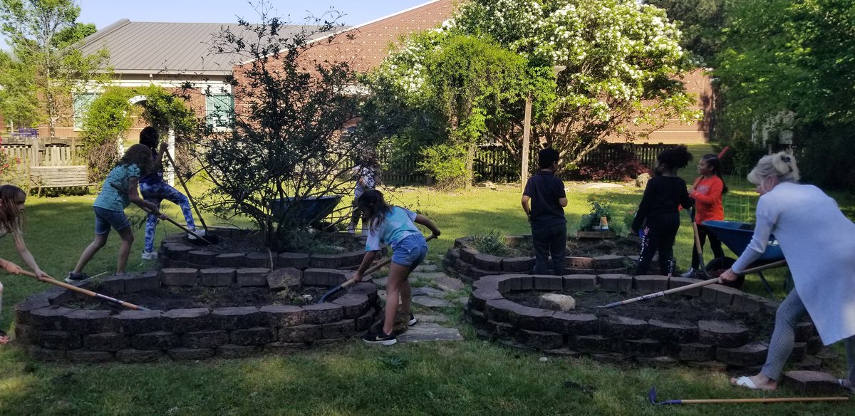Crissy Wade (@crissywade) on Twitter photo Students have been working hard preparing for the Pollinator Garden. I needed help moving raised beds so fourth graders made a plan using simple machines to make it easier! Our garden is getting a makeover, and we are already learning so much! #cvesstem <a href="/CreekViewElem/">Creek View ES</a> Students have been working hard preparing for the Pollinator Garden. I needed help moving raised beds so fourth graders made a plan using simple machines to make it easier! Our garden is getting a makeover, and we are already learning so much! #cvesstem <a href="/CreekViewElem/">Creek View ES</a>