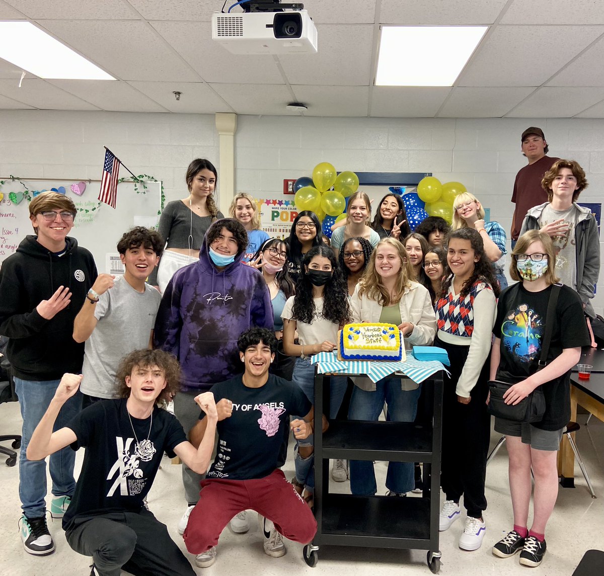 Let them eat Cake! Congratulations Verdict staff on completing our 2022 book🎉 thanks to <a href="/FriesenYearbook/">Friesens Yearbooks</a> for sending the cake and balloons 📷🥇