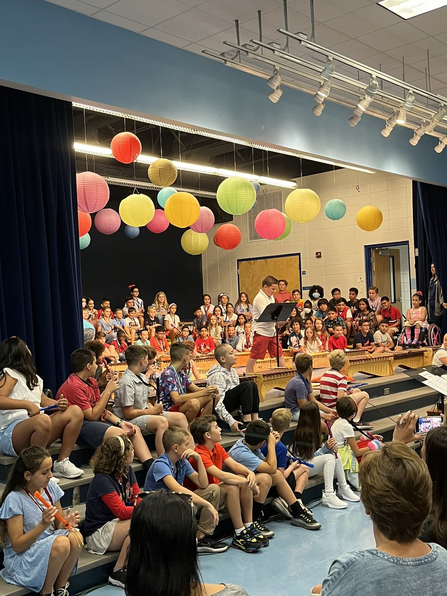 SeaGateES's tweet photo. Our 4th grade students were stupendous for today’s music performance @SeaGateES @collierschools https://t.co/BKg3VZaNeI