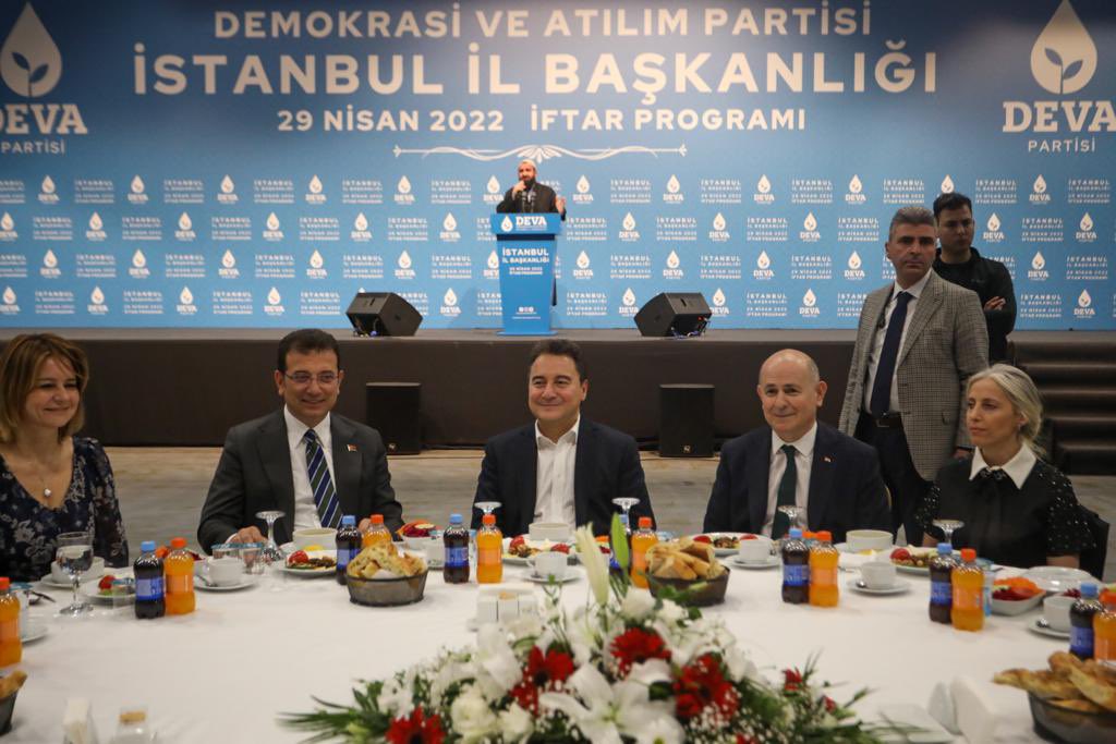 alibabacan's tweet photo. Bugün Yenikapı’da iftar soframızı binlerce İstanbullu ile birlikte kurduk.

Programımıza katılan İstanbul Büyükşehir Belediye Başkanı @ekrem_imamoglu’na ve İstanbullu tüm dostlarımıza teşekkür ederim. https://t.co/fwHzY2kMMp