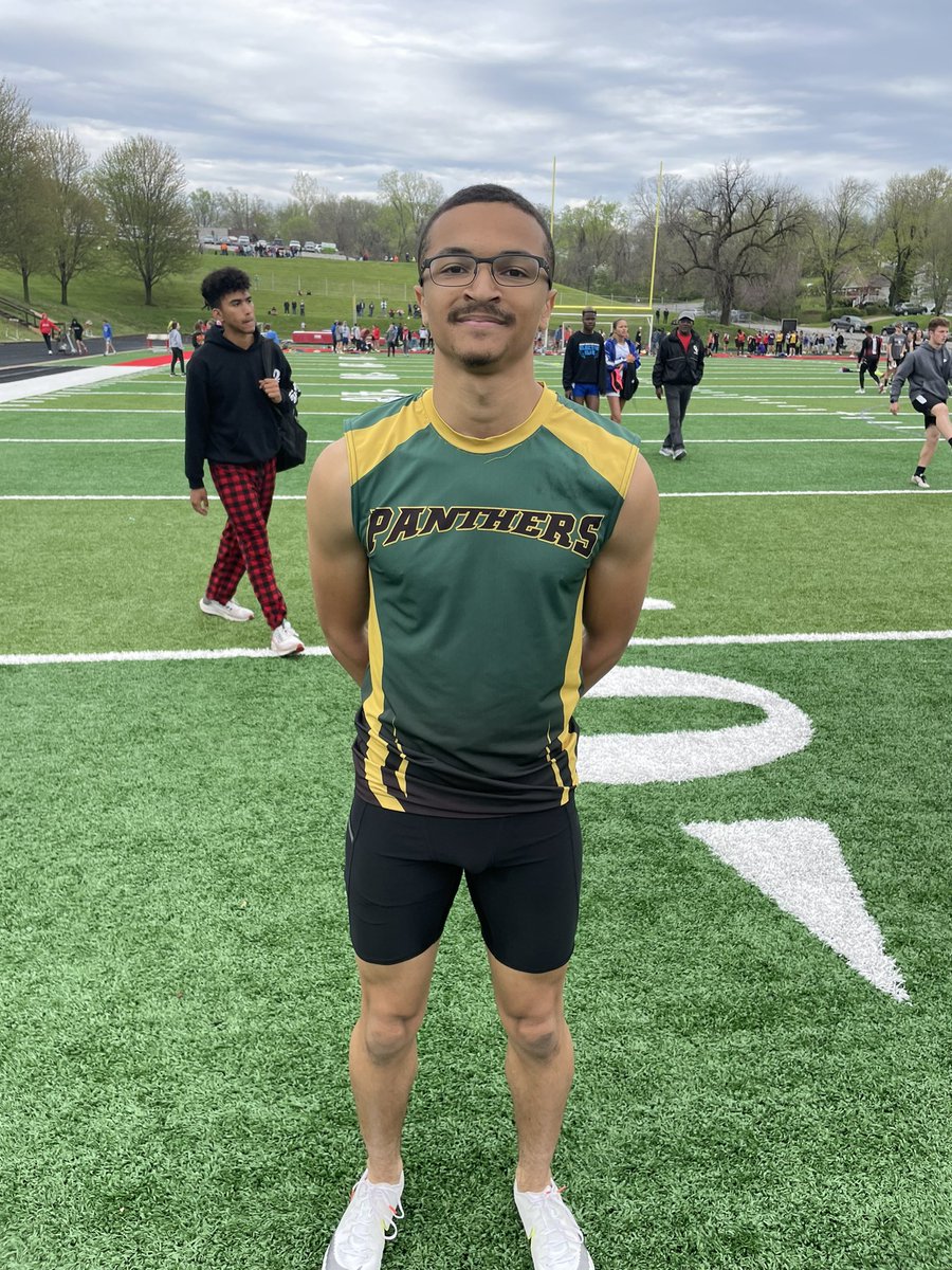 revhenderson's tweet photo. The Track is Hot! Congratulations Ayden Bredenkamp winning the open 100m with a time of 10.95 @FZNTRACK @FZNFootball @FZNPrincipal https://t.co/uq6OJFUtk8