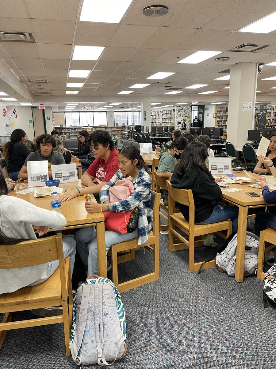 JMarquez_LMS's tweet photo. #PoemInYourPocketDay &amp; #DiaDeLosNinos activities were in full swing @your #mhslibrary!We had blackout poetry, artist station, book spine poetry, read alouds, &amp; more! Extremely grateful to all those who participated! #TeamSISD @MontwoodHS @DMacon_MHSReads @Sparks_Interest https://t.co/DhmlIEJWm4